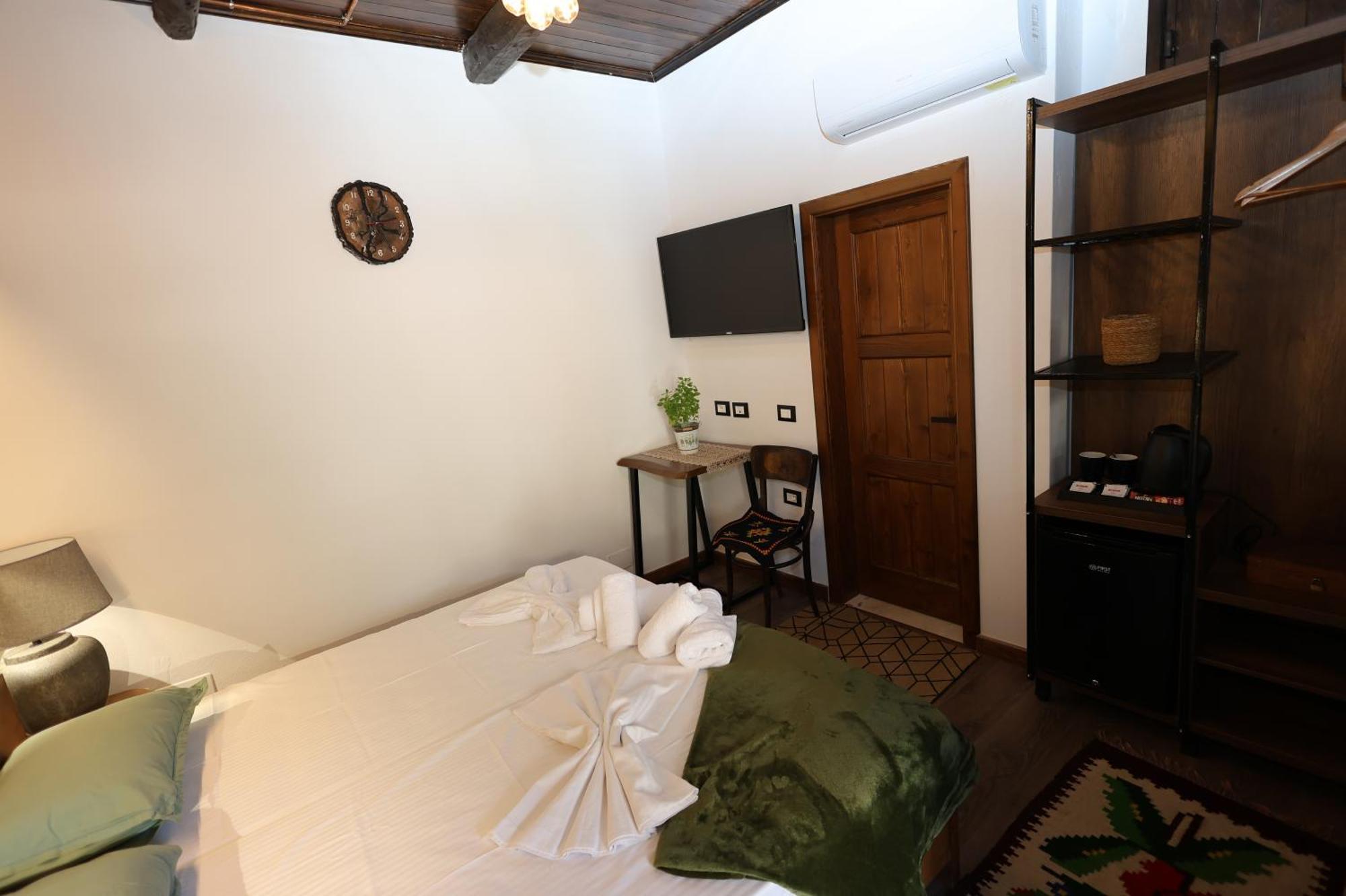 Ador Boutique Hotel เบราท ภายนอก รูปภาพ