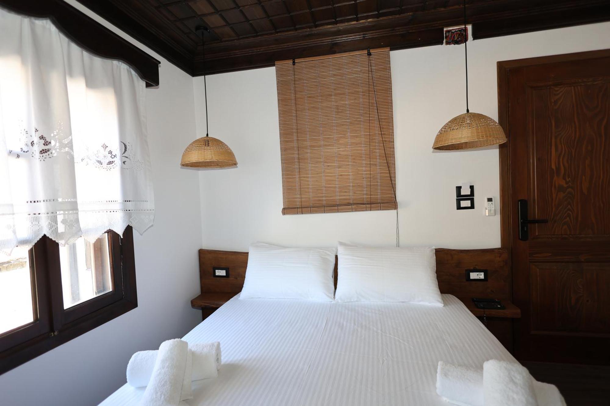 Ador Boutique Hotel เบราท ภายนอก รูปภาพ