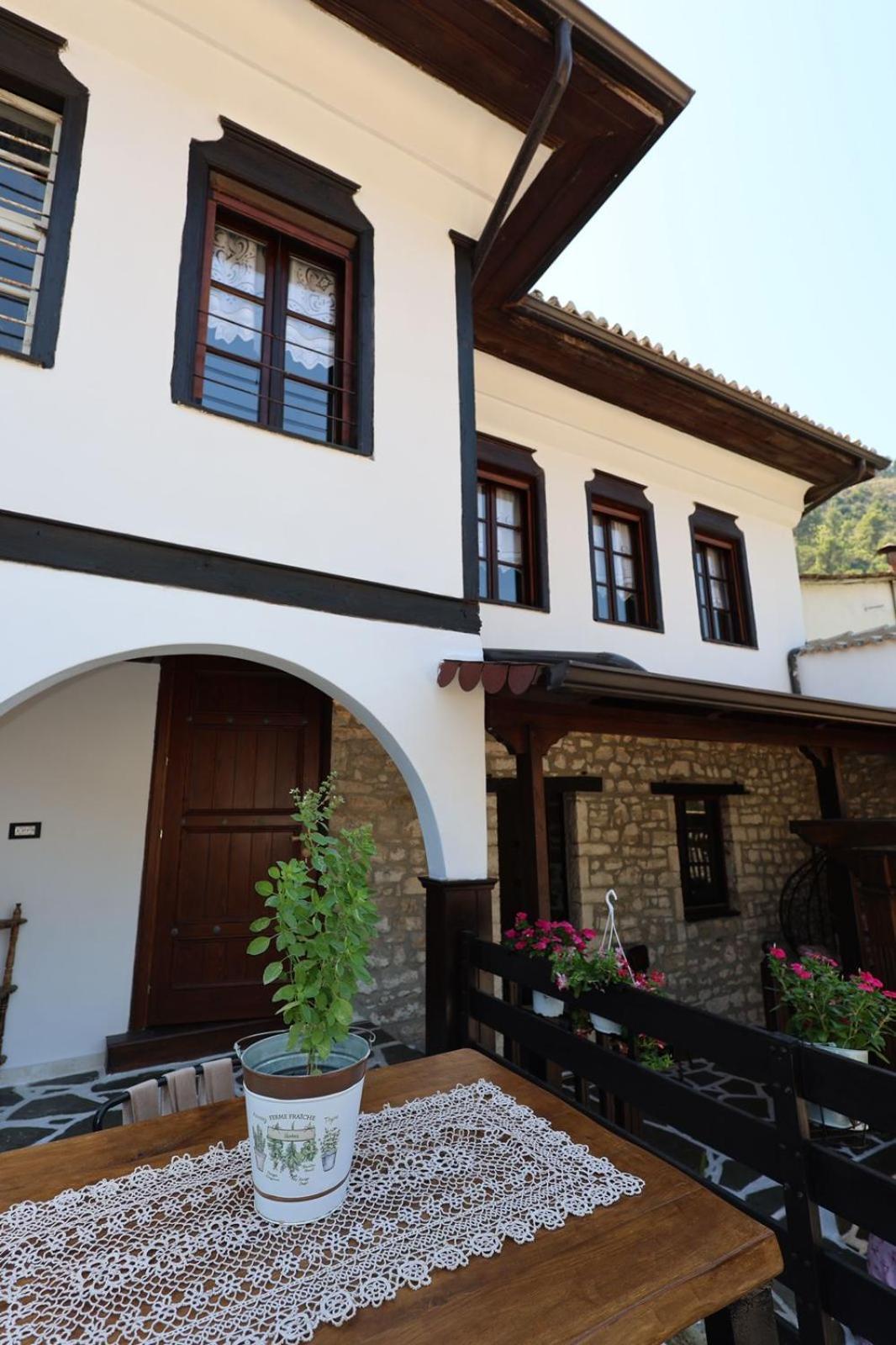 Ador Boutique Hotel เบราท ภายนอก รูปภาพ