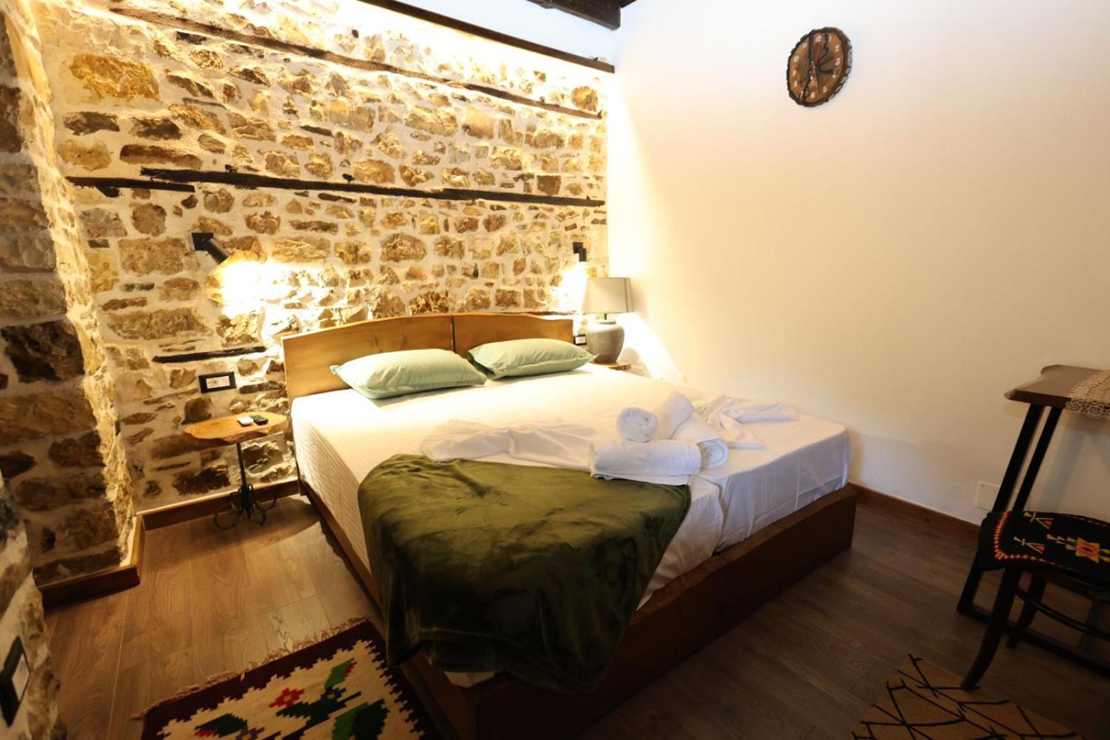 Ador Boutique Hotel เบราท ภายนอก รูปภาพ