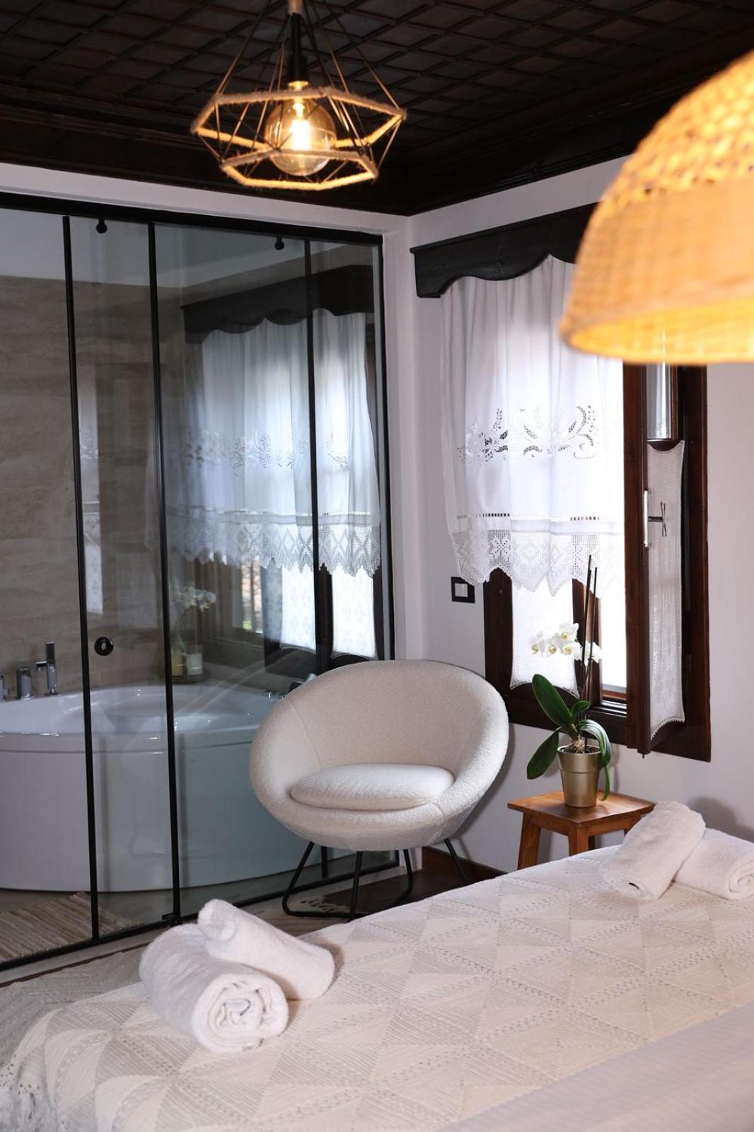 Ador Boutique Hotel เบราท ภายนอก รูปภาพ