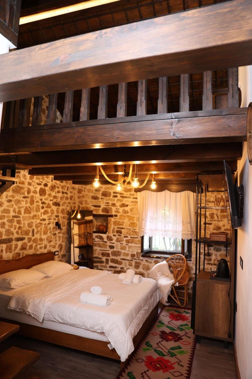 Ador Boutique Hotel เบราท ภายนอก รูปภาพ