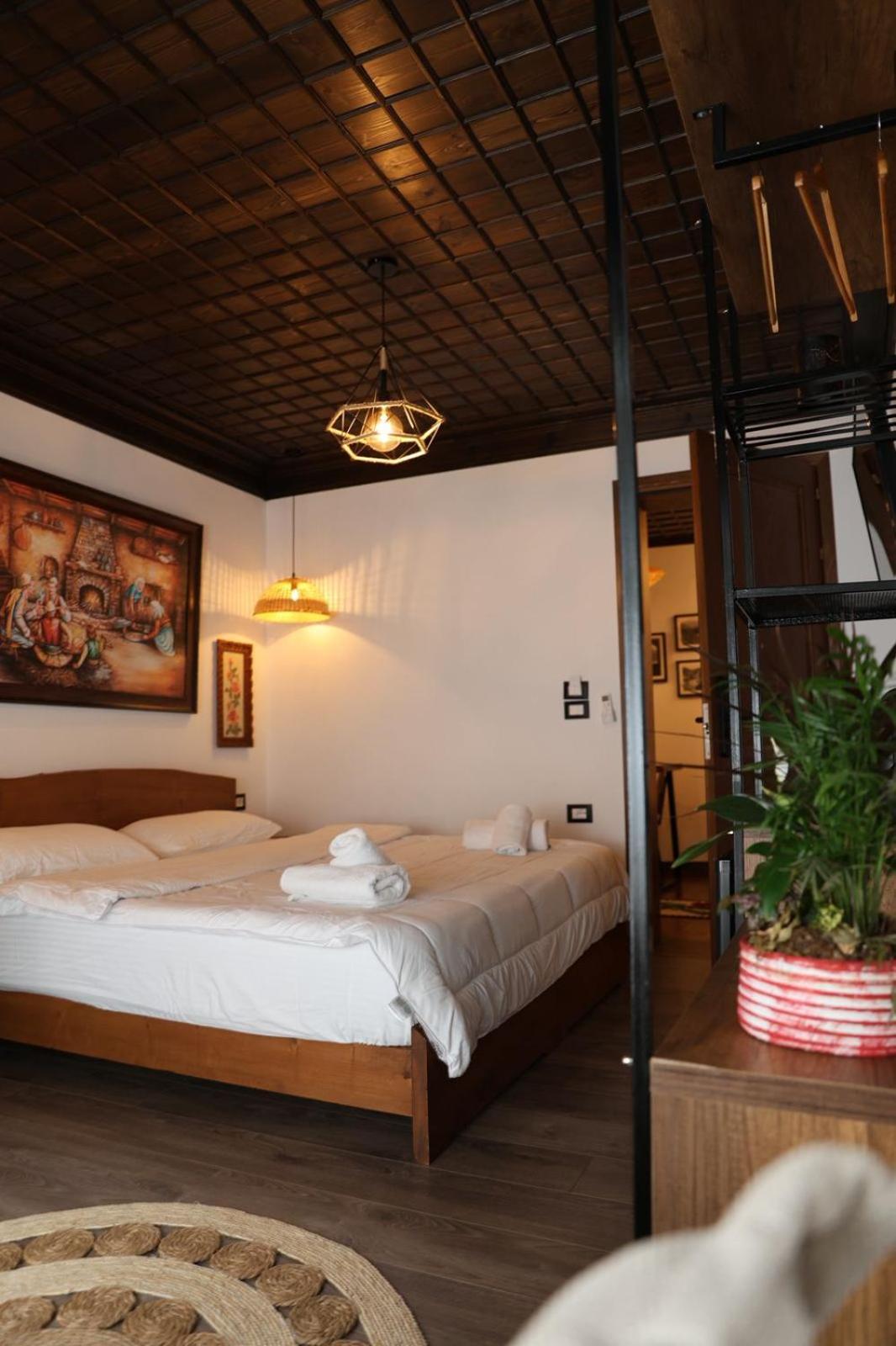 Ador Boutique Hotel เบราท ภายนอก รูปภาพ